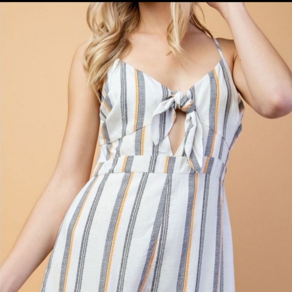 Le Lis Linen Blend Romper - Size Medium (M)